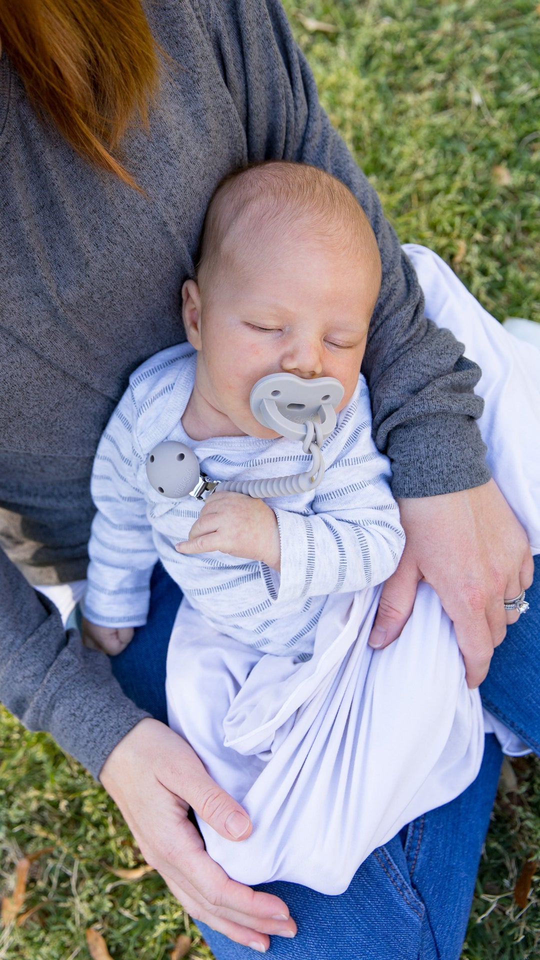 Milk Snob Calm N’ Cuddle™ Clip Linen