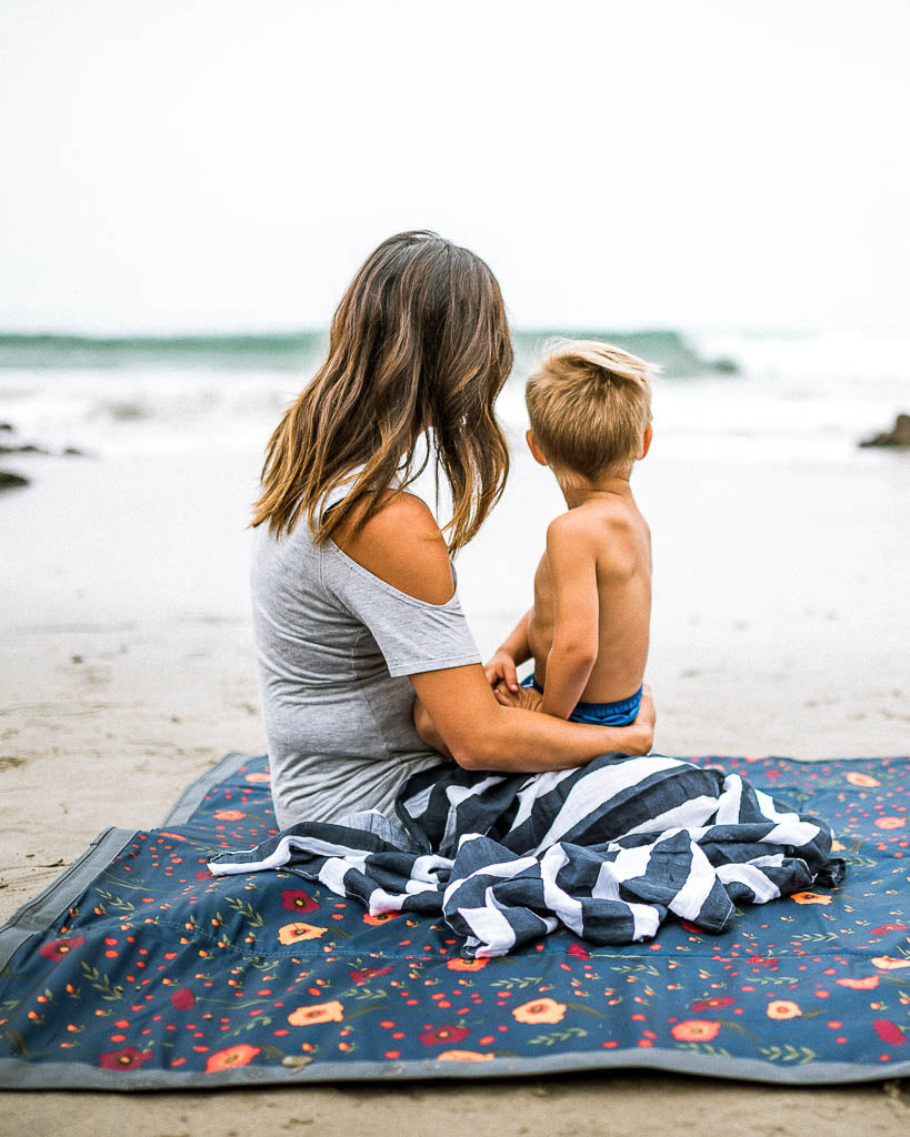 Little Unicorn Outdoor Blanket | Midnight Poppy