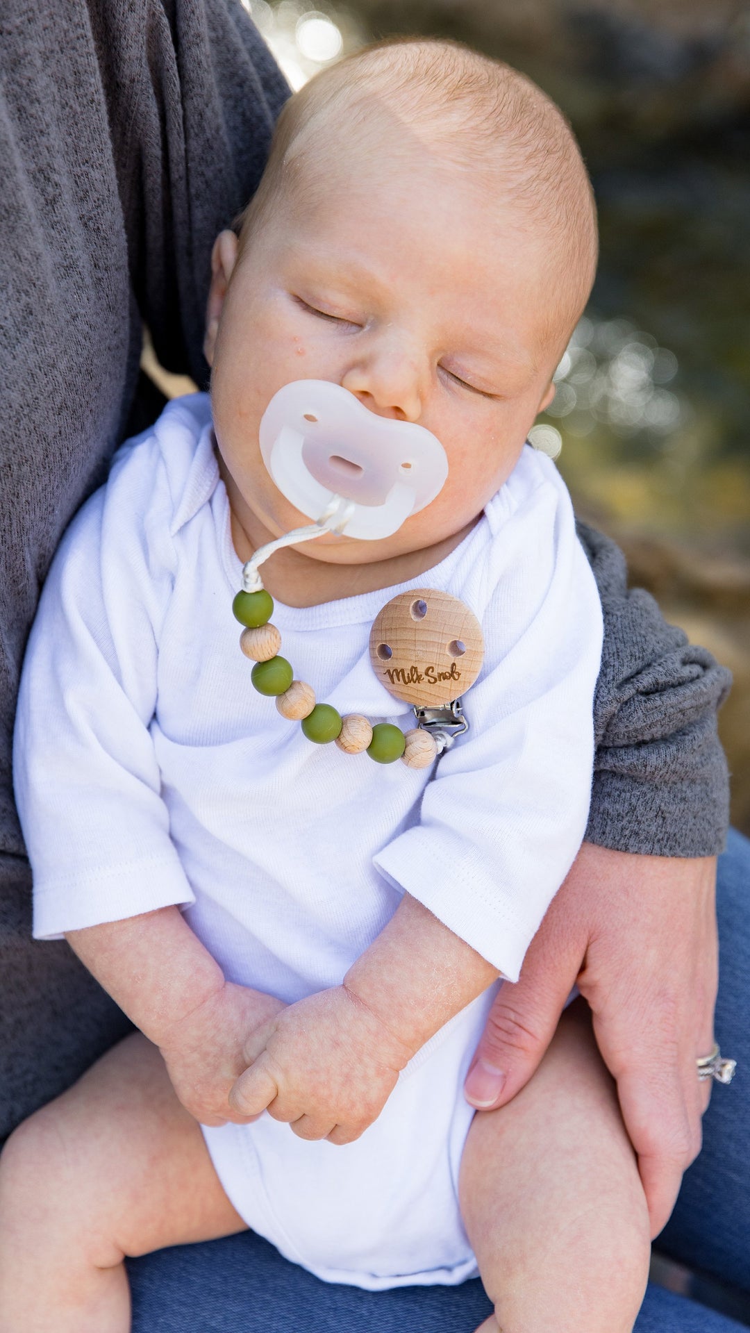 Milk Snob Calm N’ Cuddle™ Beaded Clip Pine Tree