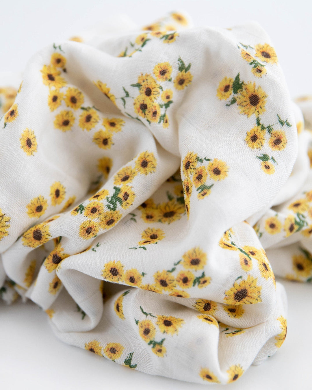 Little Unicorn Deluxe Muslin Swaddle Blanket 2 Pack | Ditsy Sunflower