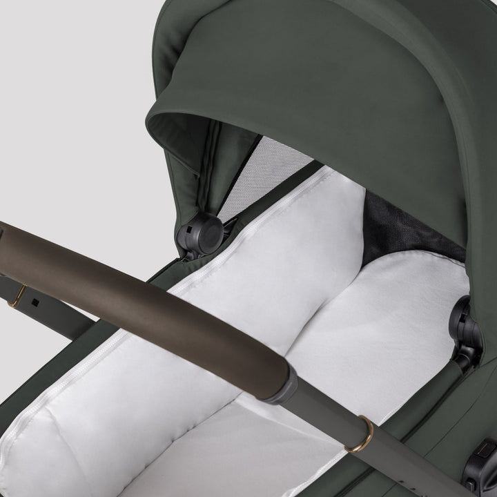 Silver Cross Breez Compact Bassinet | PRE-ORDER