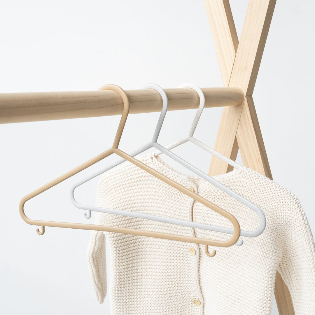 3 Sprouts Assorted Wheat Straw Hangers (30 Per Set) | Cream/Gray/Brown