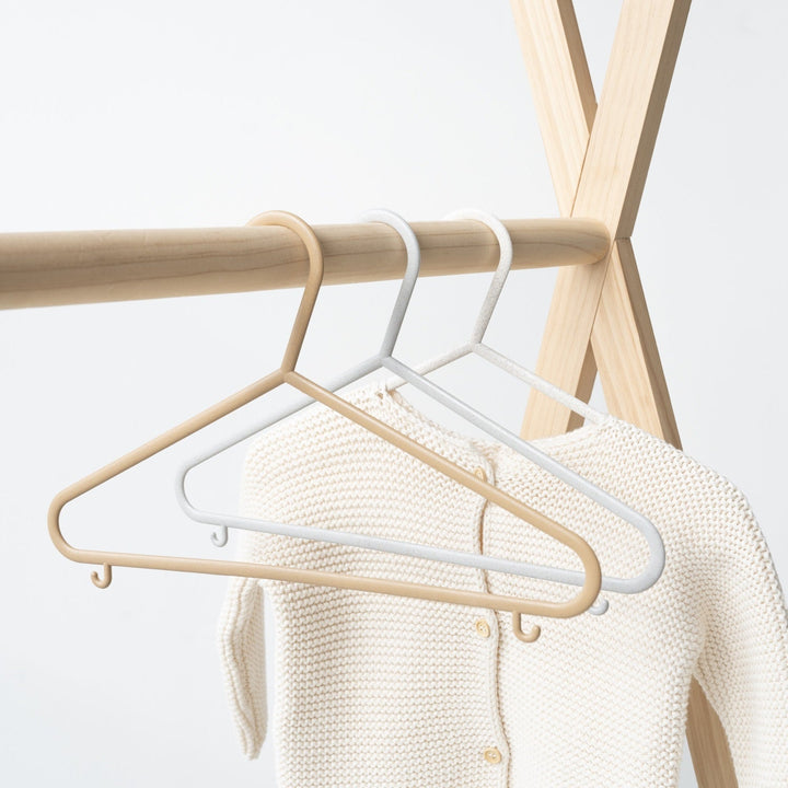 3 Sprouts Assorted Wheat Straw Hangers (30 Per Set) | Cream/Gray/Brown