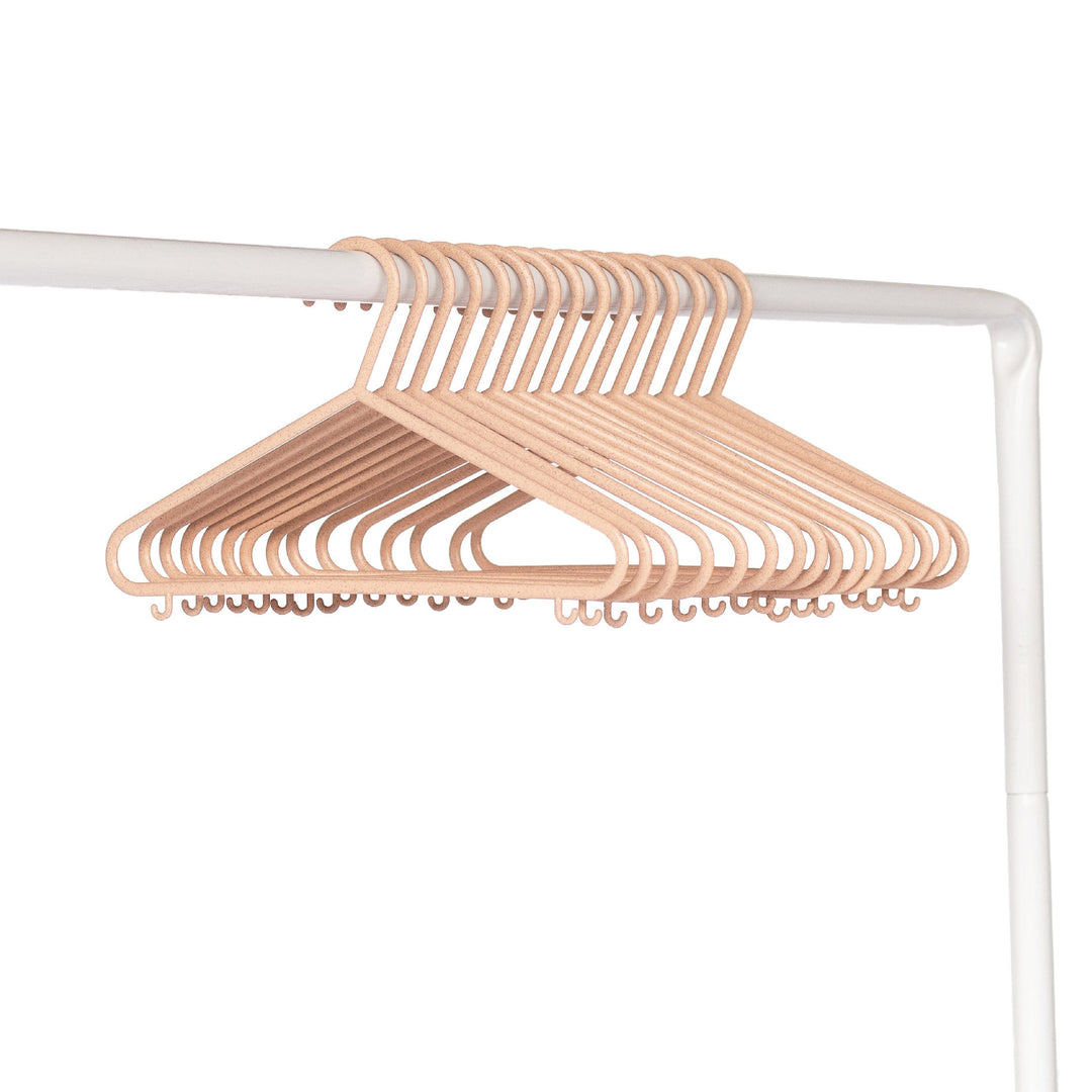 3 Sprouts Pink Wheat Straw Hangers (30 Per Set)