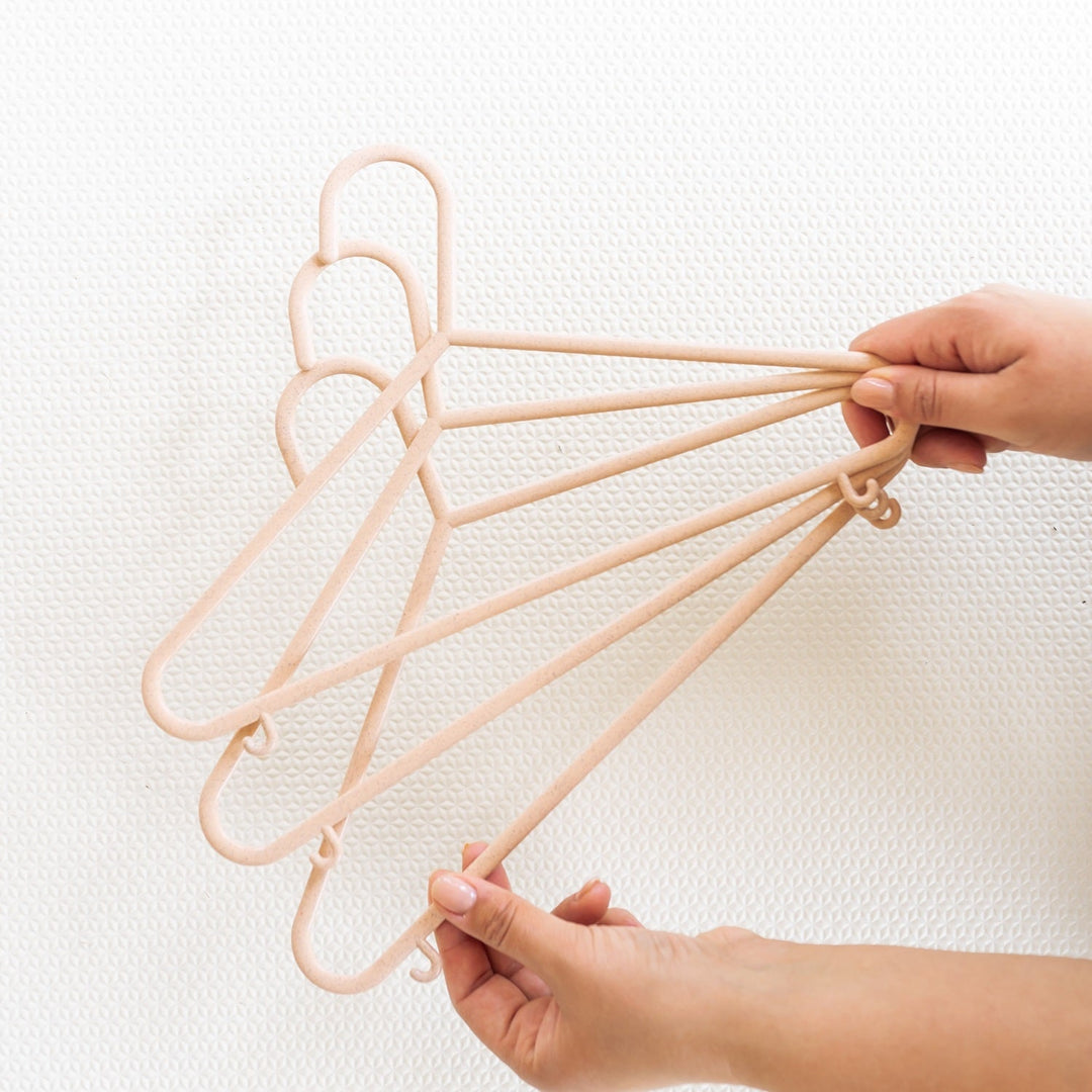 3 Sprouts Pink Wheat Straw Hangers (30 Per Set)