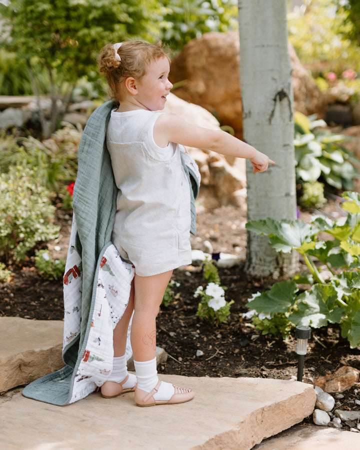 Little Unicorn Original Cotton Muslin Quilt | Farmyard